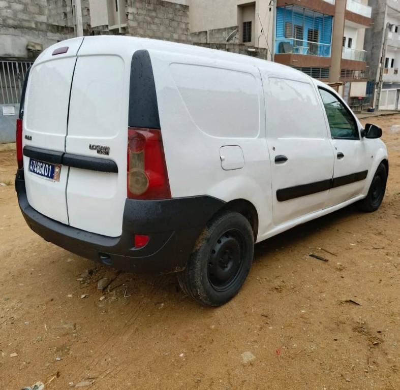 Renault LOGAN 2014 à Abidjan - Photo 4