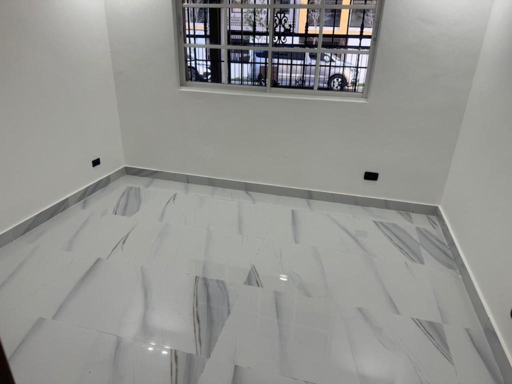 RENTO APARTAMENTO EN GAZCUE PRIMER NIVEL CON PATIO SIN INTERMEDI en Miami - Imagen 3