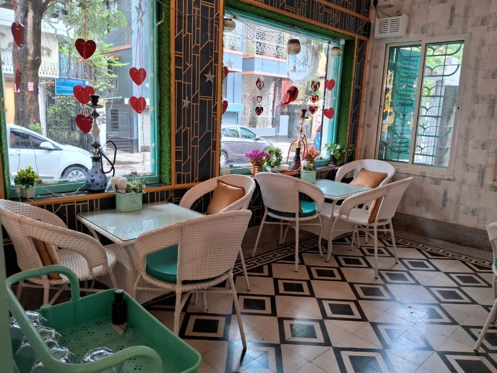 Showroom Available near Triangular Park, Rasbihari in Kolkata - Image 1