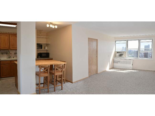 Cheap 2-Bedroom Available For Rent in Bronx, NY in Brooklyn - Image 3