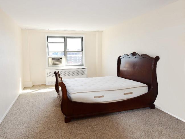 Cheap 2-Bedroom Available For Rent in Bronx, NY in Brooklyn - Image 5