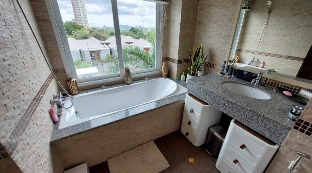 Beachfront Condo for Sale / Rent in Phetchaburi - Image 11
