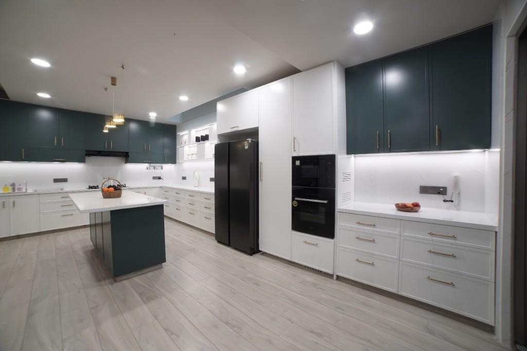 Modern Kitchen Designs in Pune - Image 1