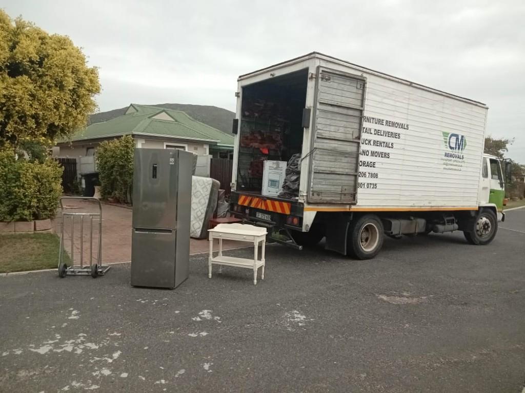 We specialize in customized moving solutions in Bellville - Image 4