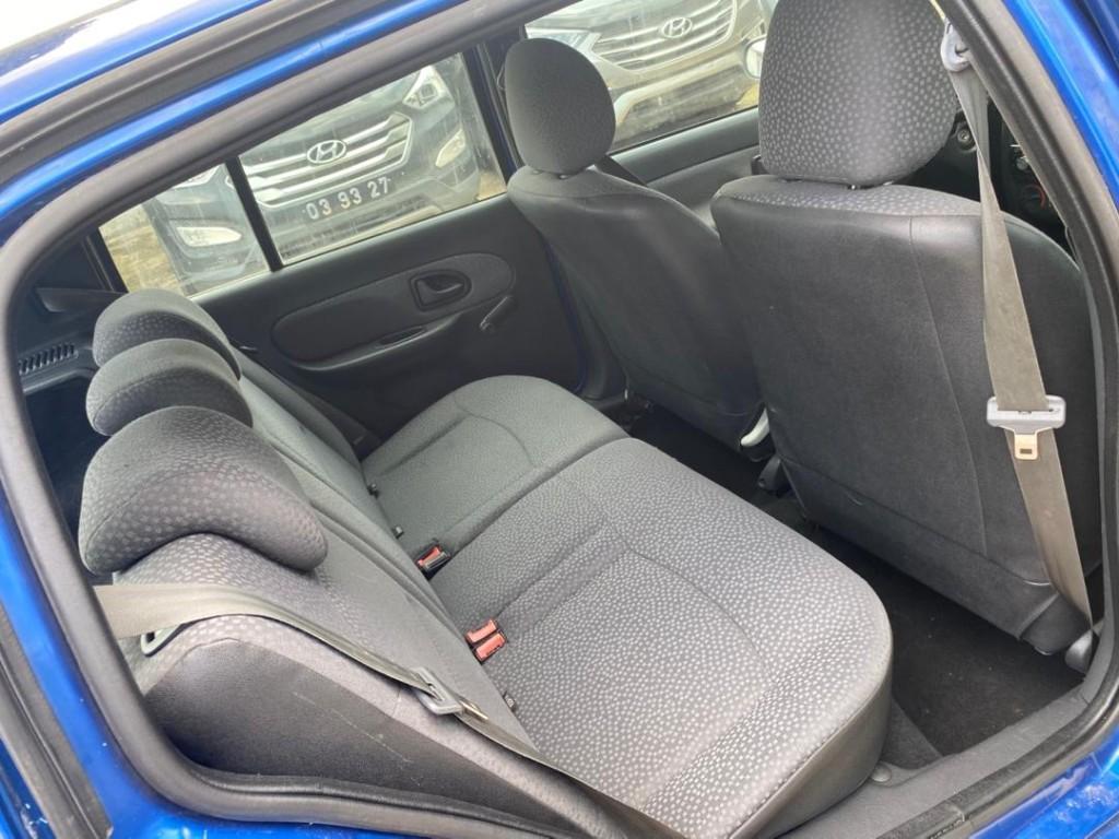 Renault Clio Année 2004 au Cameroun - Photo 11