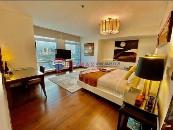 For Lease Two Roxas Triangle Makati in Pansol - Image 7
