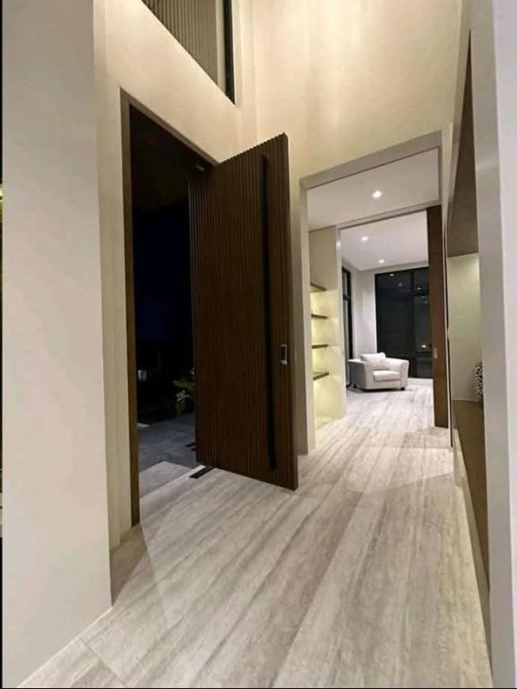 Ayala Westgrove RFO Modern 3-Storey Home with Infinity Pool in Trece Martires - Image 4