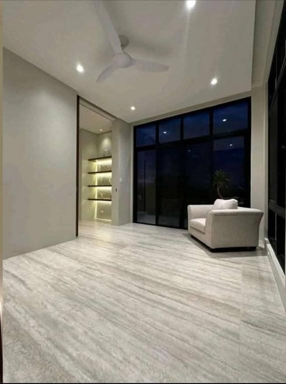 Ayala Westgrove RFO Modern 3-Storey Home with Infinity Pool in Trece Martires - Image 13