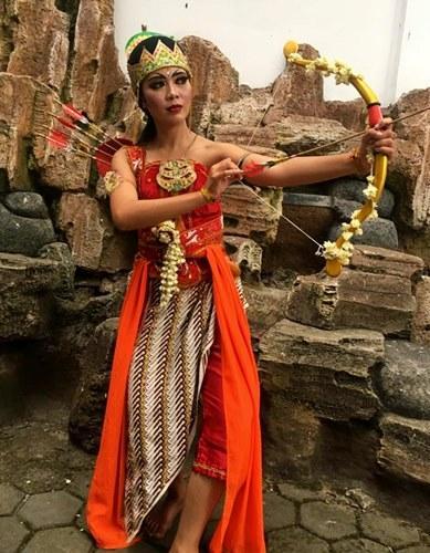 Tari Nusantara Cheer Production in Sofifi - Image 3