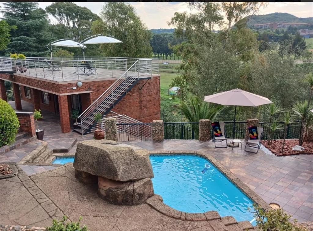 Guesthouse Roodekrans in Soweto - Image 3