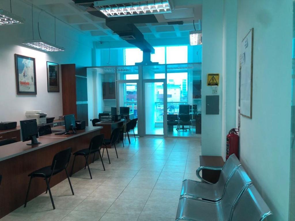 Local para oficina en Centro Empresarial Lechería en Lecherías - Imagen 2