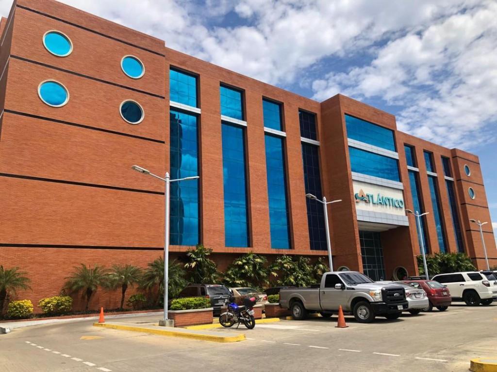 Local para oficina en Centro Empresarial Lechería en Lecherías - Imagen 1