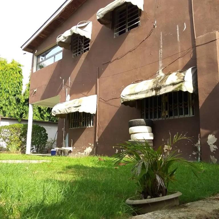 A VENDRE DUPLEX DE 7 PIÈCES RIVIÉRA FEH KESSÉ à Abidjan - Photo 3