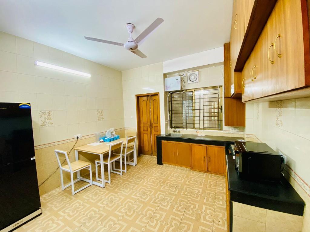 Cozy Furnished 3 Bhk Luxury Apartment Rent In Bashundhara R/ in Bangladesh - Image 4