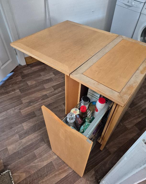 Skovby 101 extendable dining table in Dublin - Image 2