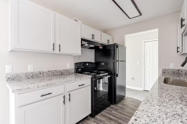 Move in SPECIAL! Pet friendly! in Indianapolis - Image 3