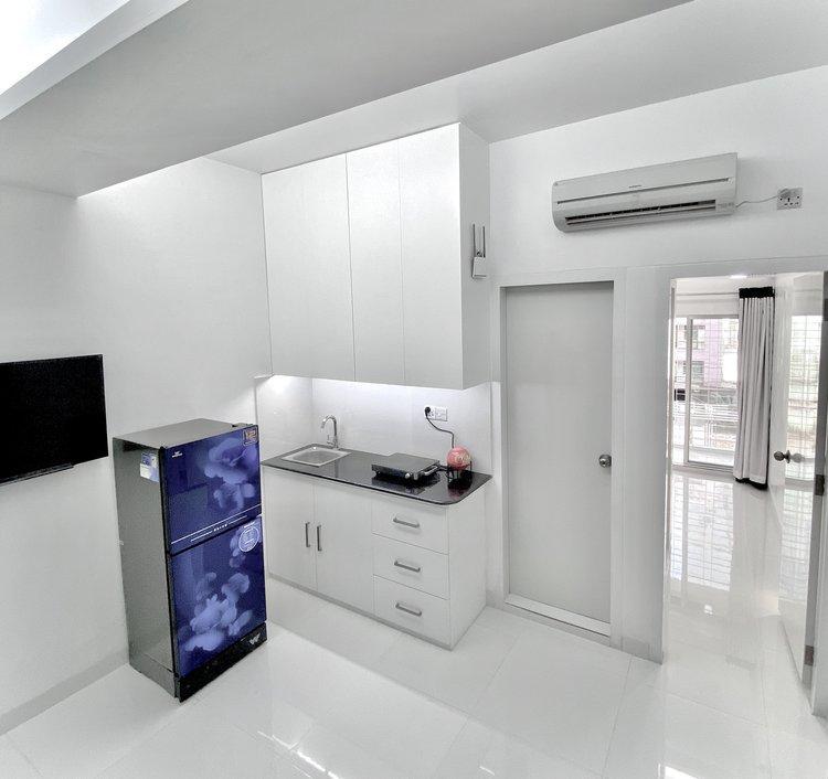 Modern Studio Living | 1 Room | Bashundhara R/A in Bangladesh - Image 2