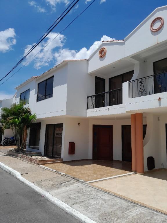 VENDO ESPECTACULAR CASA GIRARDOT en Girardot - Imagen 2