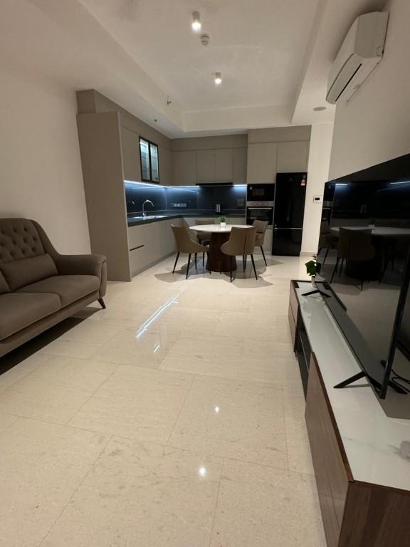 Marriott Residences 950sf Seaview Condo Located in Georgetown in George Town - Image 2