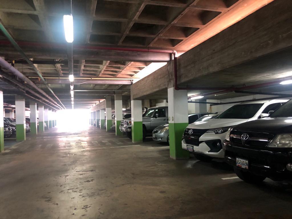Local para oficinas en centro empresarial de Lechería en Lecherías - Imagen 11