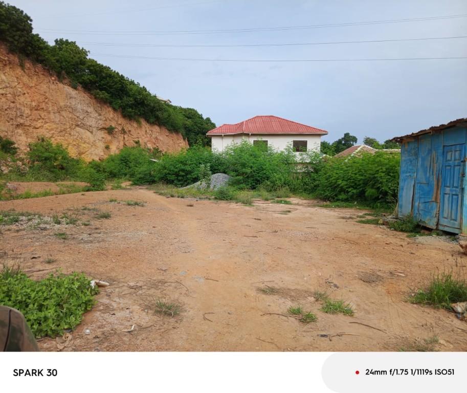 *TITLED PLOT AWOSHIE, ACCRA* in Ghana - Image 3