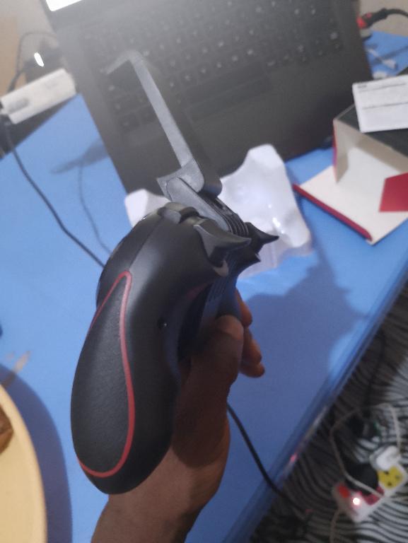 X3 WIRELESS CONTROLLER GAMEPAD in Nyeri - Image 4