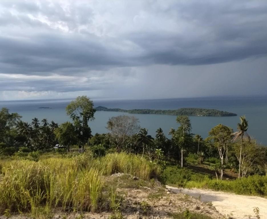 Overlooking Property in Samal Island in Philippines - Image 1