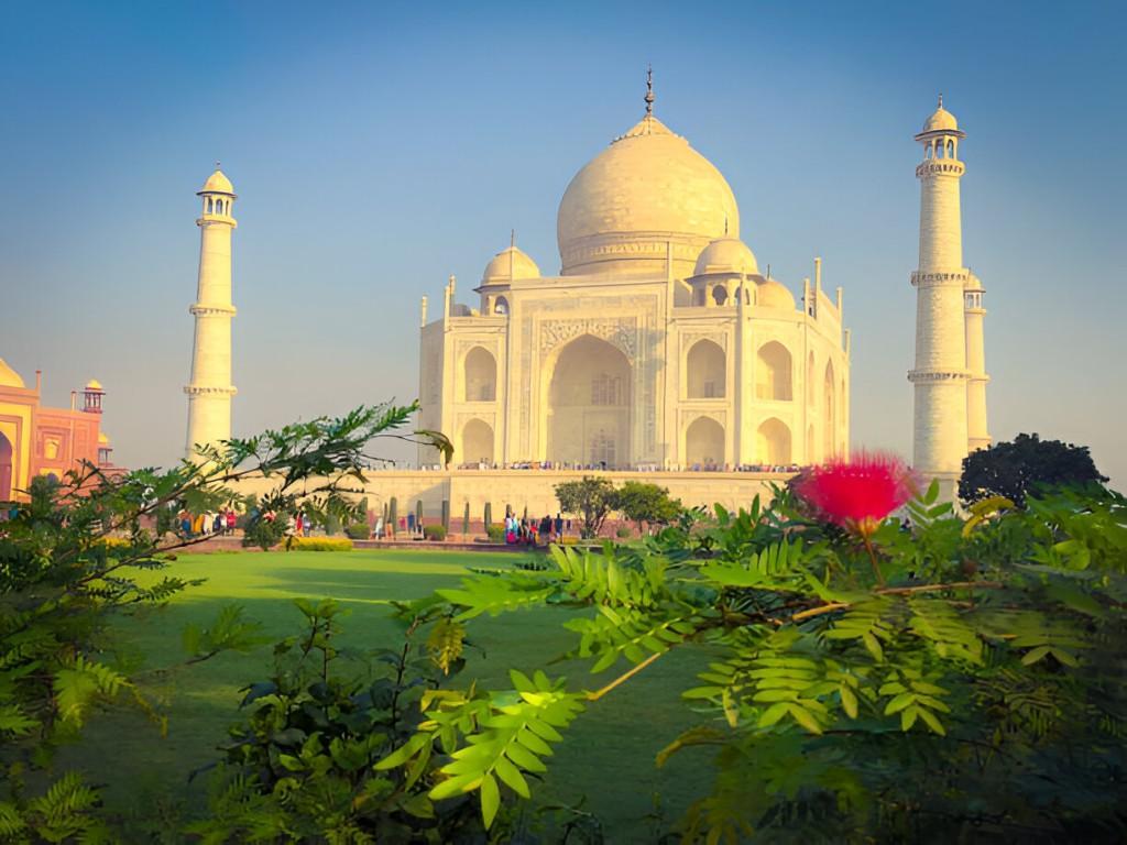 Taj Mahal Tour Packages in India - Image 1