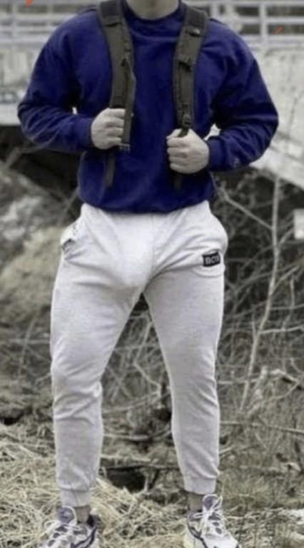 Joggers for her in Pasadena - Image 3
