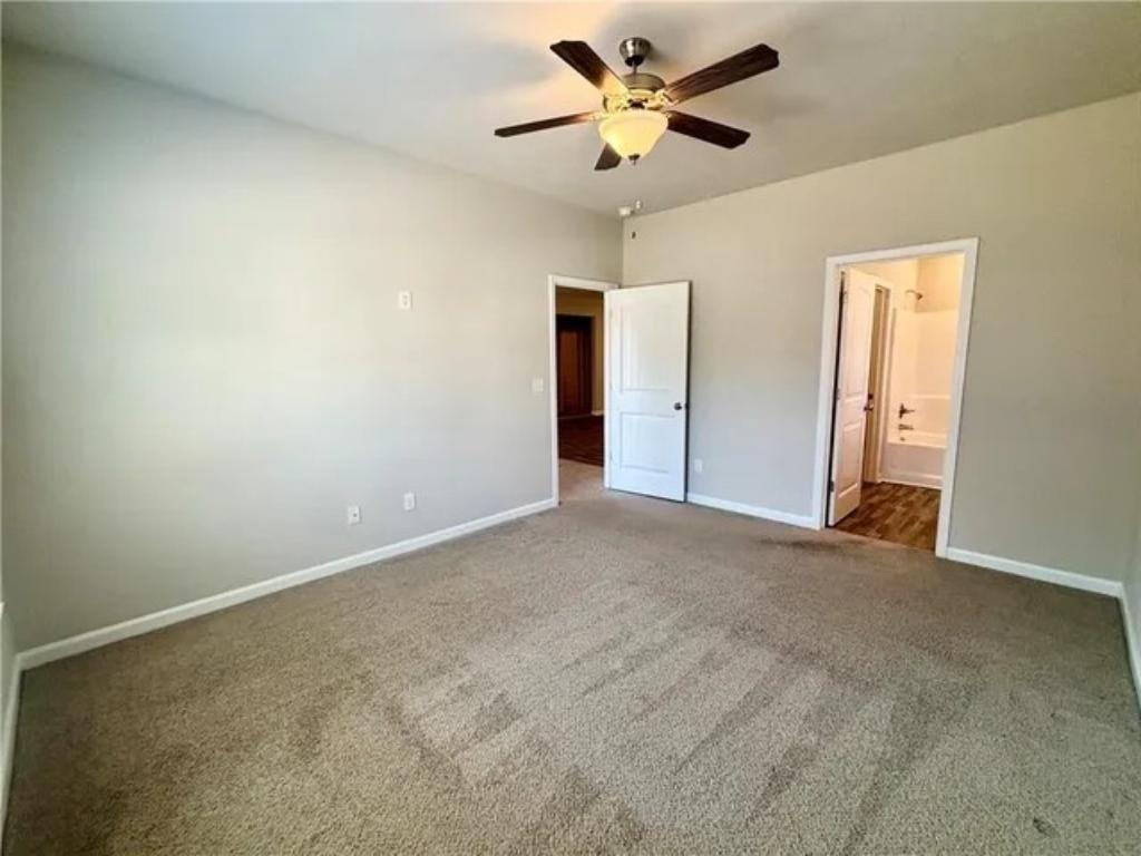 UPDATED! GREAT AMENITIES! GREAT LOCATION! AMAZING APARTMENT UNIT in United States - Image 6