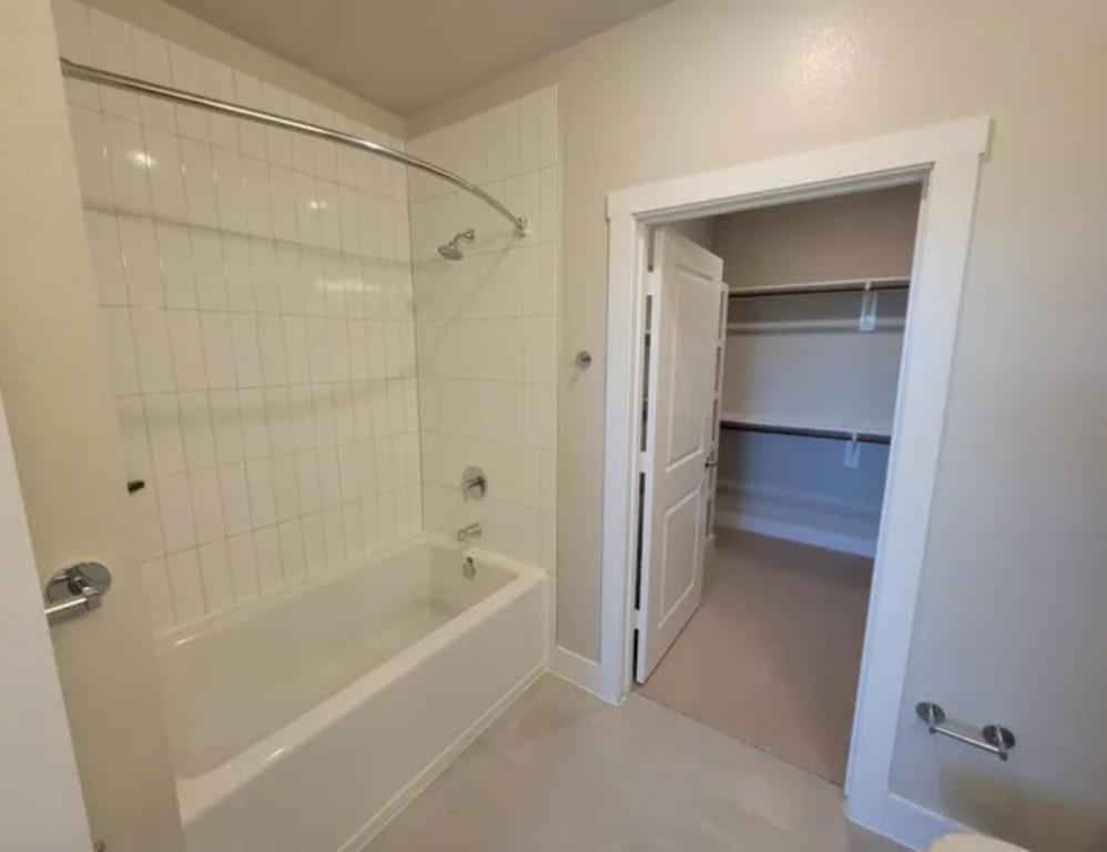 RARELY AVAILABLE 1 BED, 1 BATH NEW APARTMENT in United States - Image 7
