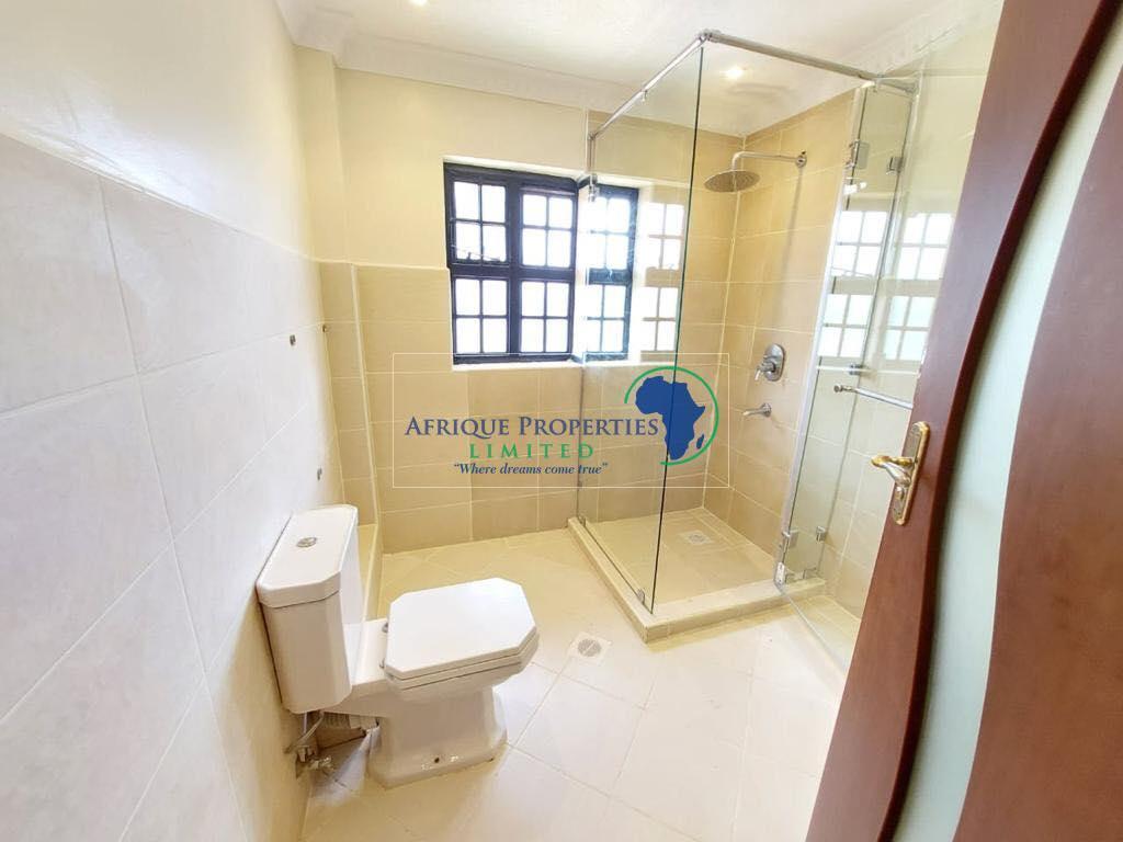 5 Bedroom All Ensuite Mansion For Rent in Runda Estate, Nairobi in Kenya - Image 9