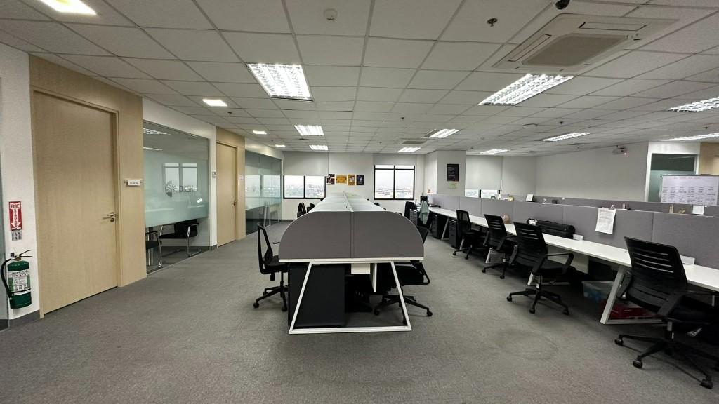 1659 SQM OFFICE SPACE FOR LEASE IN TAGUIG CITY in Pinyahan - Image 2