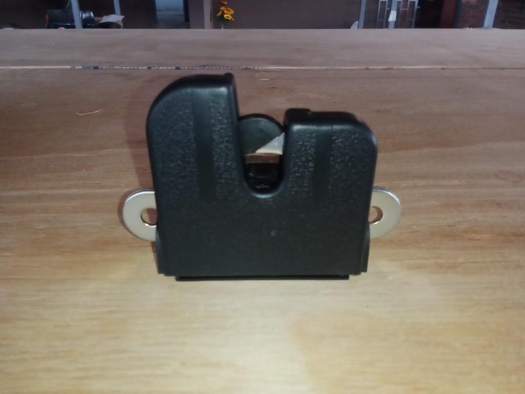 VW Golf 5 Boot Locks For Sale in South Africa - Image 2