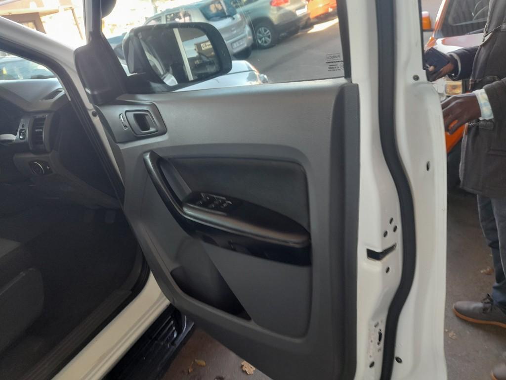 Pre-owned 2019 Ford Ranger 2.2 Engine Capacity Double Cab 6 -Sp in Katlehong - Image 11