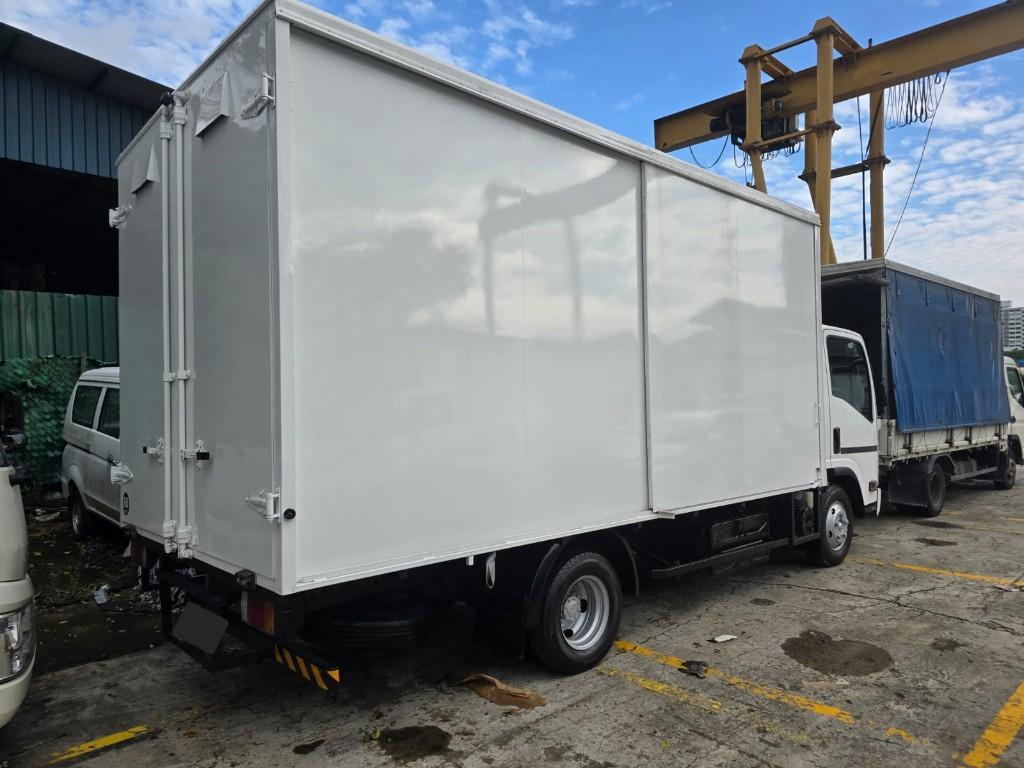 2019 14FT BOX LORRY RENTAL in Singapore - Image 1