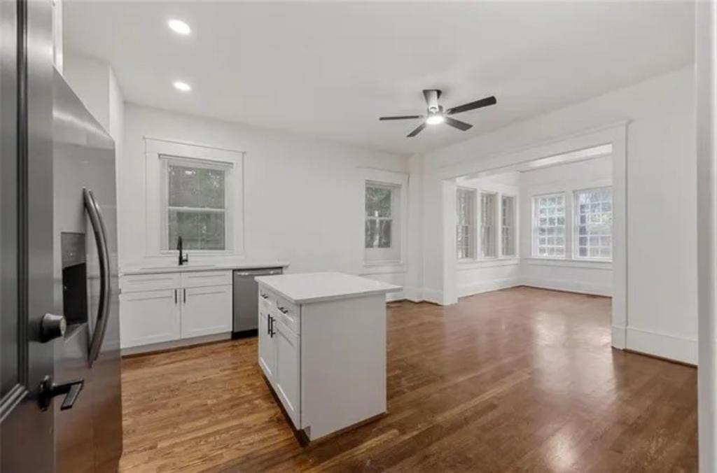 UPDATED! GREAT AMENITIES! GREAT LOCATION! AMAZING APARTMENT UNIT in United States - Image 1