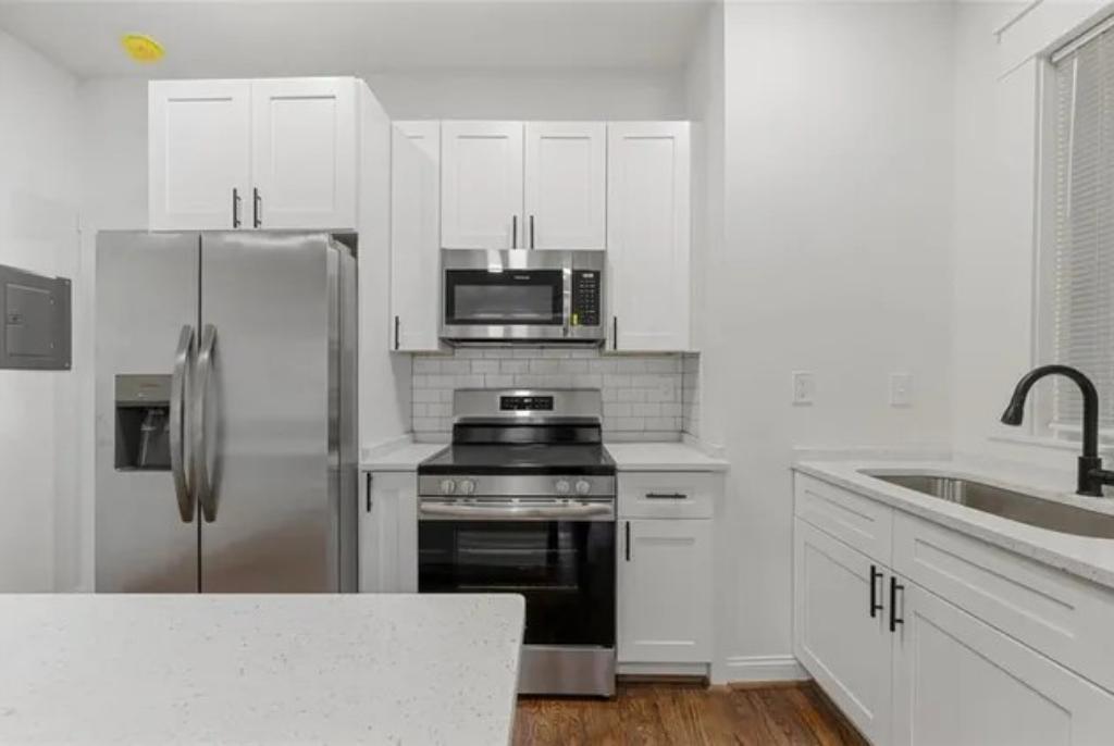 UPDATED! GREAT AMENITIES! GREAT LOCATION! AMAZING APARTMENT UNIT in United States - Image 3