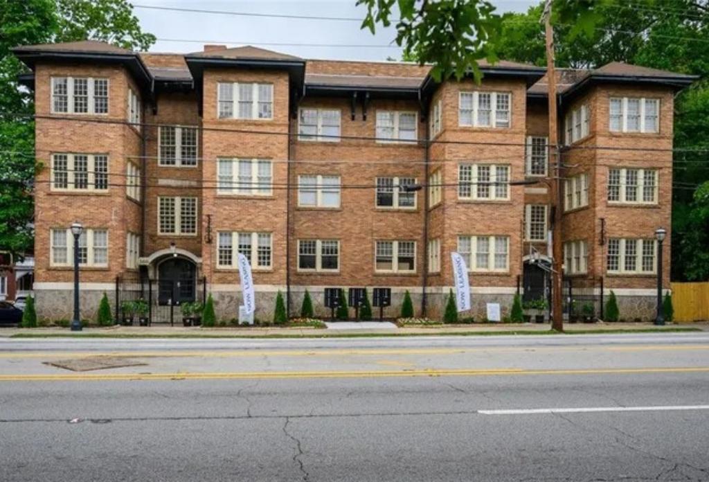 UPDATED! GREAT AMENITIES! GREAT LOCATION! AMAZING APARTMENT UNIT in United States - Image 9