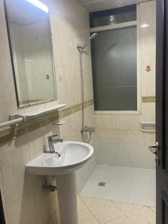 FULLY FURNISHED ONE BEDROOM FOR RENT IN KHALIFA CITY A! in Madīnat Zāyid - Image 4