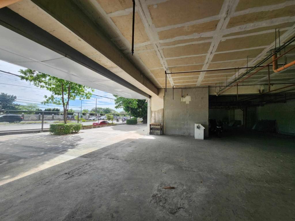 For Rent Lease Ground Floor Mckinley Taguig City 1300 sqm in Malate - Image 3