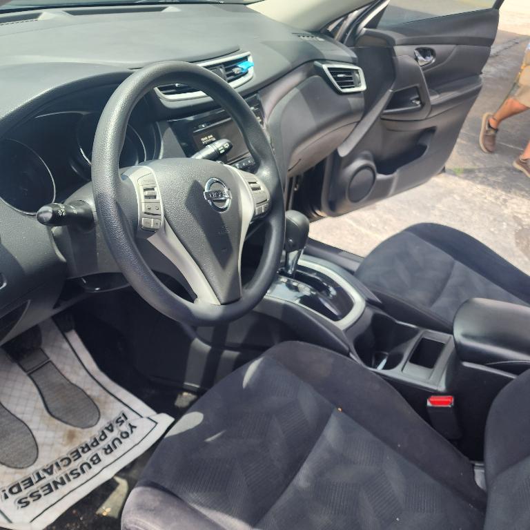 2015 Nissan Rogue in United States - Image 4