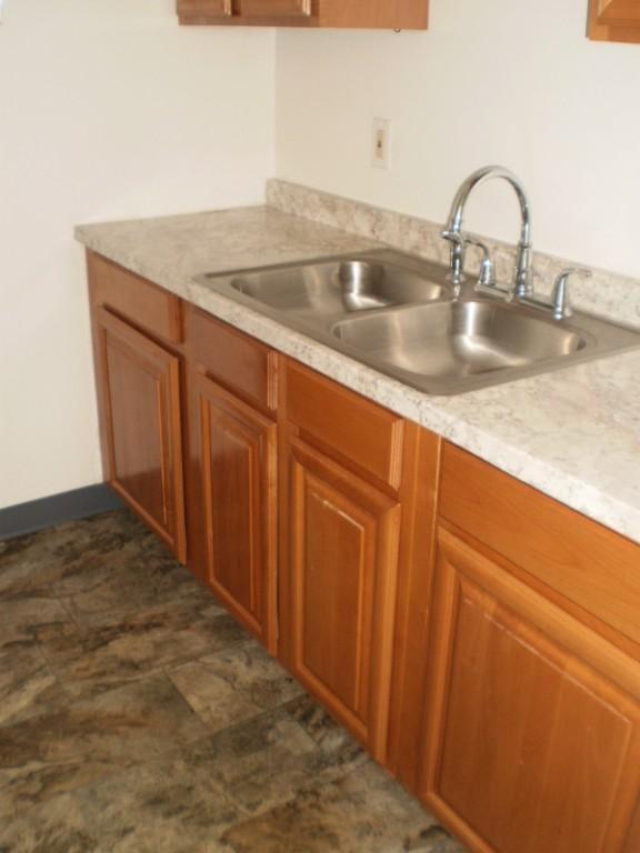 2 Bedroom Apartment for Rent in Youngstown - Image 7
