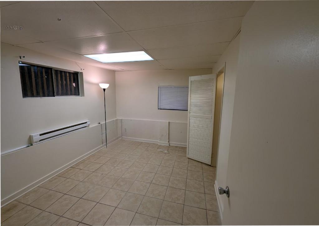 Lower level 1bd 1ba unit in Seattle - Image 6