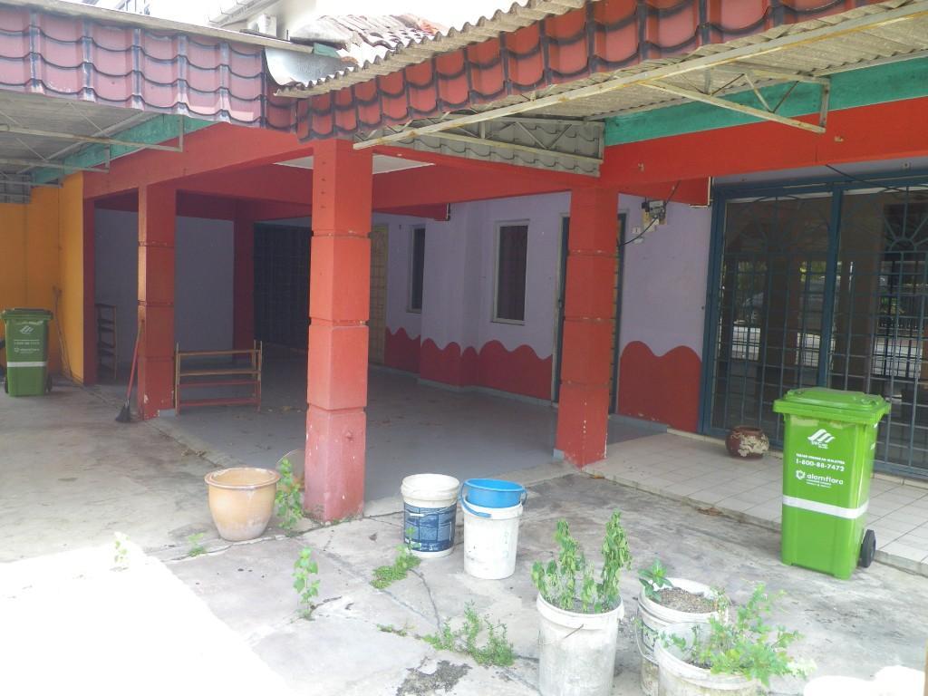 Kepong Taman Sri Bintang 2-sty Terrace Adjoining House For Rent in Ladang Seri Kundang - Image 3