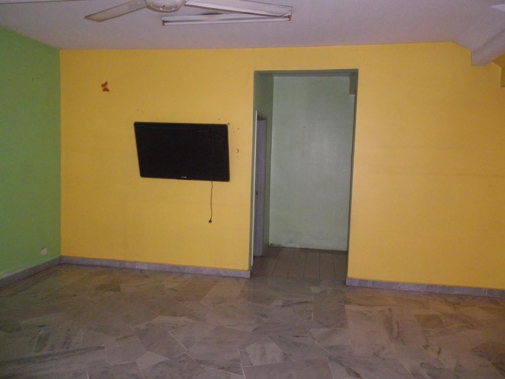 Kepong Taman Sri Bintang 2-sty Terrace Adjoining House For Rent in Ladang Seri Kundang - Image 7