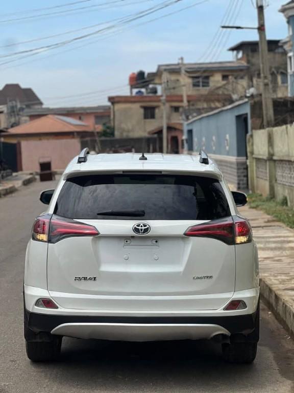 Toyota RAV4 2016 in Ejura - Image 4