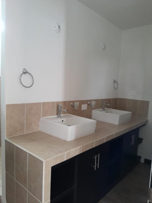 CASA EN VENTA / RENTA CONDOMINIO VILLA CAPELO en Guatemala - Imagen 6