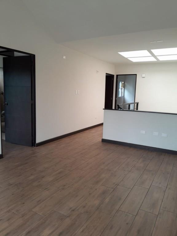 CASA EN VENTA / RENTA CONDOMINIO VILLA CAPELO en Guatemala - Imagen 15