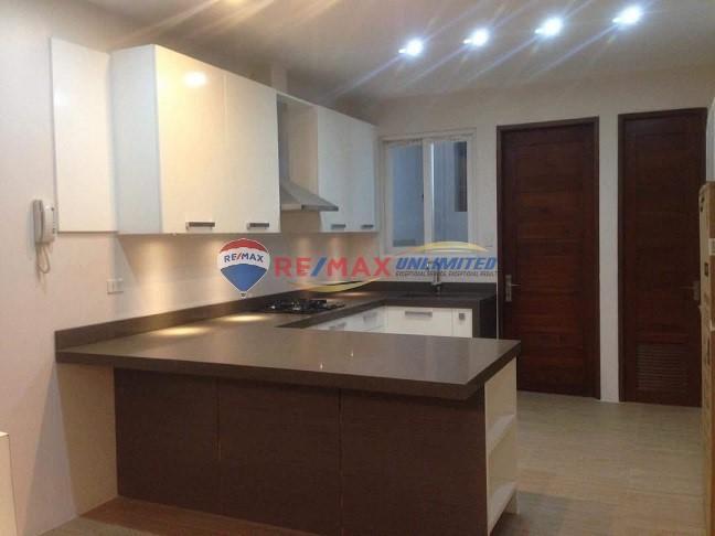 For Sale AFPOVAI Townhouse in Binangonan - Image 3